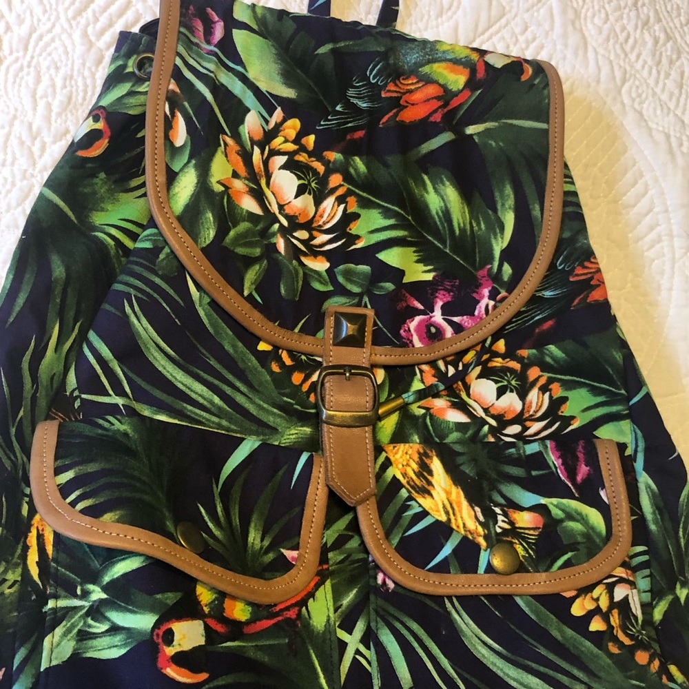 Tropical Backpack - Picture 2 of 11